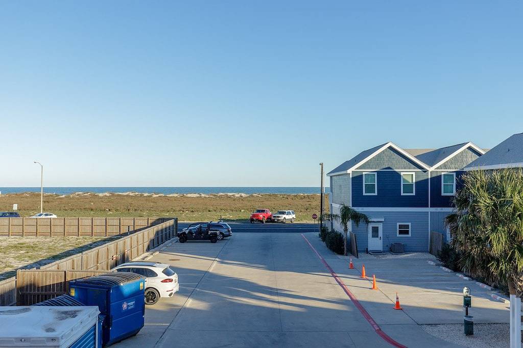 Meerblick! 4/3 Neue Stadthaus w / 1000Sf privaten Terrasse & Außendusche in North Padre Island, Corpus Christi