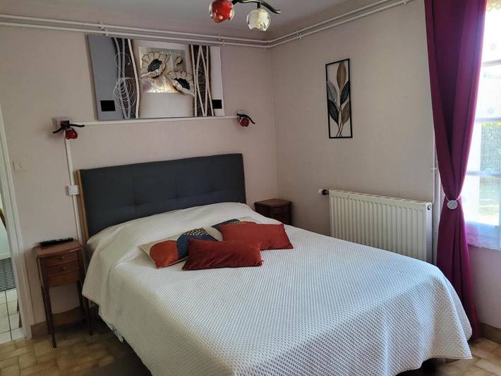 Gîte pour 2 personnes, avec Terrasse ainsi que Jardin et Vue à Poullaouen
