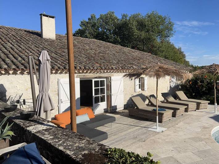 Location de vacances pour 10 personnes, avec jardin ainsi que piscine et vue à Brassac - 2