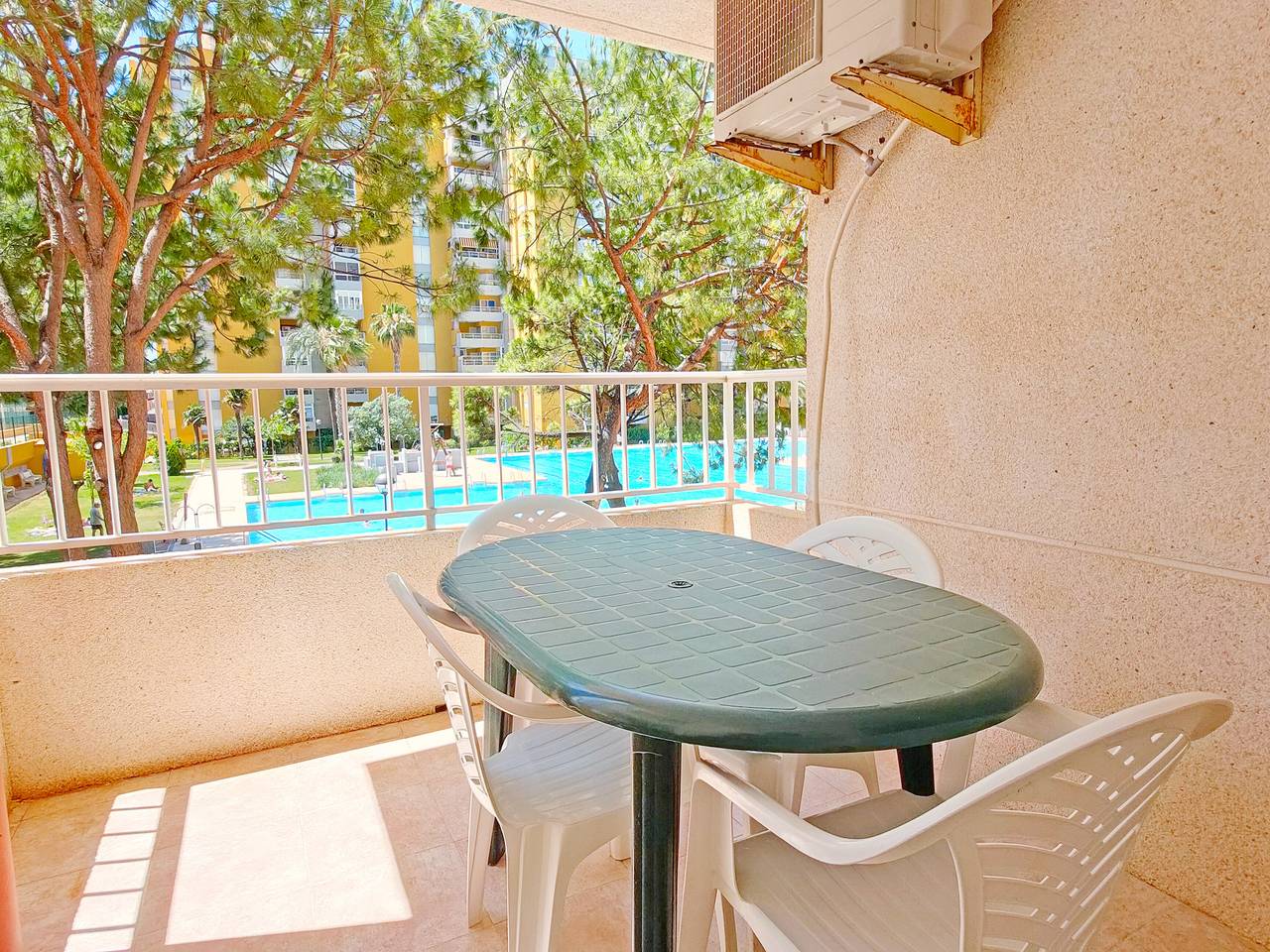 Apartamento entero, Global Vacacional: Apartamento con piscina en Residencial Brezo in Canet de Berenguer, Costa de Valencia