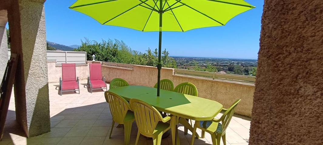 Appartement de vacances pour 4 personnes, avec terrasse et vue