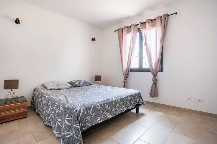 Location de vacances pour 4 personnes, avec piscine ainsi que jardin et terrasse à Saint-Martin-d'Ardèche - 2