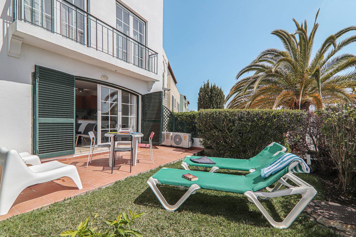 Apartamento entero, Apartamento 'Old Village Vilamoura' con piscina, Wi-Fi, aire acondicionado y jardín in Quarteira, Distrito de Faro
