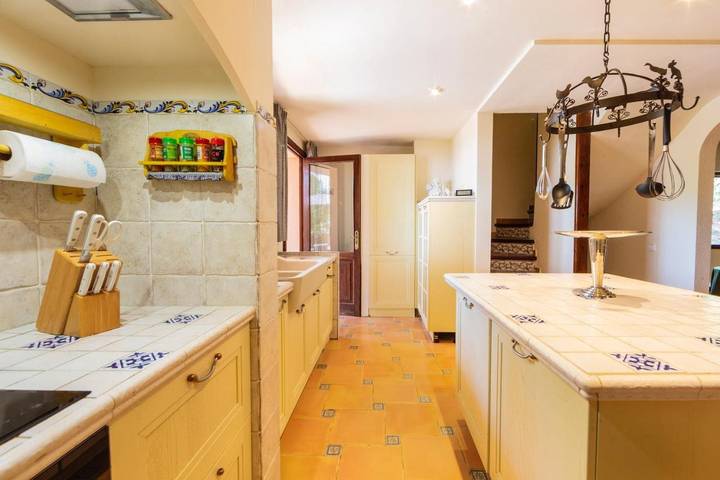 Villa für 10 Personen, mit Balkon und Terrasse sowie Garten und Pool in Palma - 4