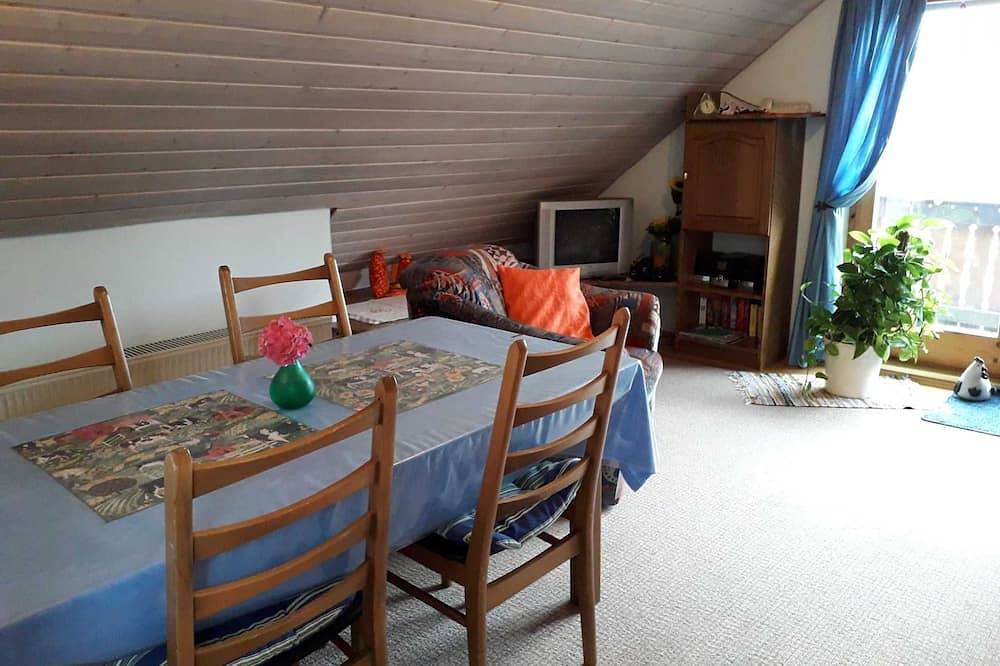 Ganze Wohnung, Ferienwohnung 2 (Dachgeschoss) - Ferienwohnungen Hof Münch in Kleinern, Edertal