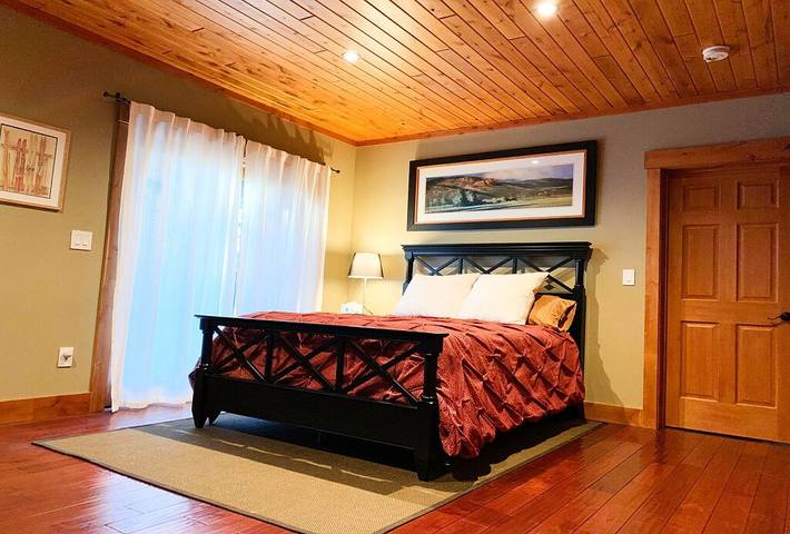 Vacation rental for 20 people, with hot tub and balcony as well as sauna and pool in Truckee