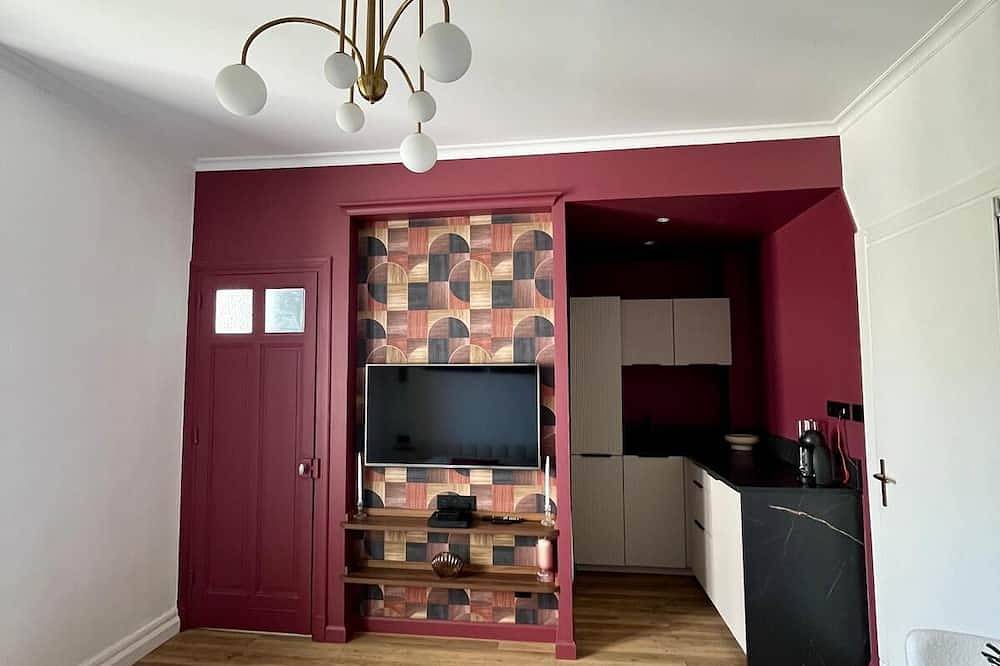 Entire apartment, The Little Grand Hotel in Châtel-Guyon, Volcans d'Auvergne Regional Nature Park