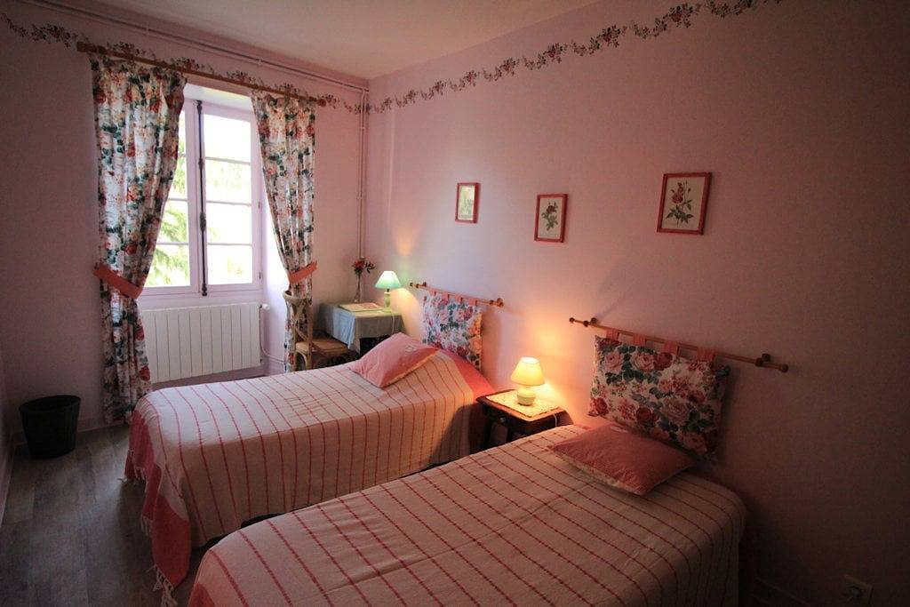 Le Rosier Sauvage - Chambre Pivoine in Nieul-sur-l'Autise, Fontenay-le-Comte