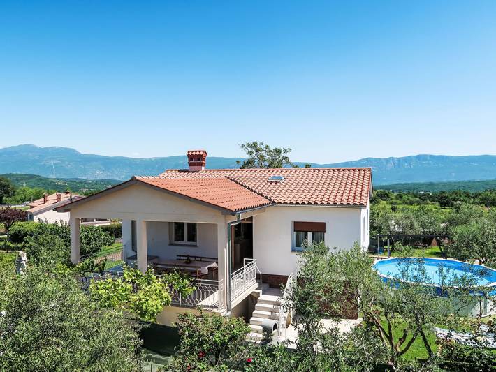 Ferienhaus für 6 Personen, mit Terrasse und Garten in Istrien