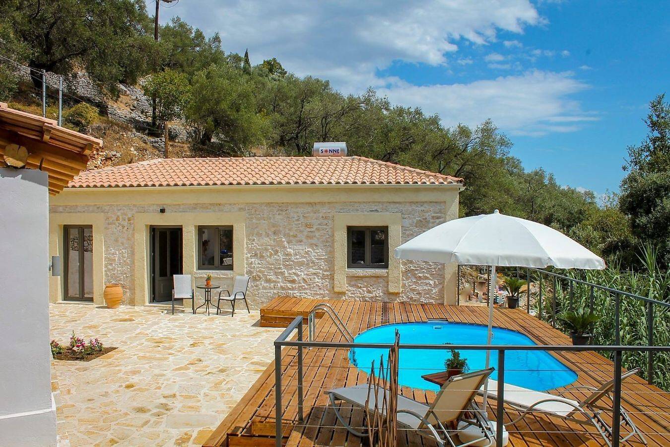Villa 'Amfiliki' with Private Pool, Wi-Fi and Air Conditioning in Kalami, Corfu