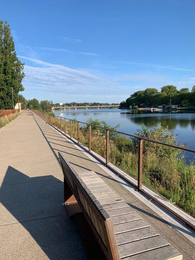 Location de vacances pour 8 personnes, avec vue ainsi que jardin et piscine à Bellerive-sur-Allier - 2