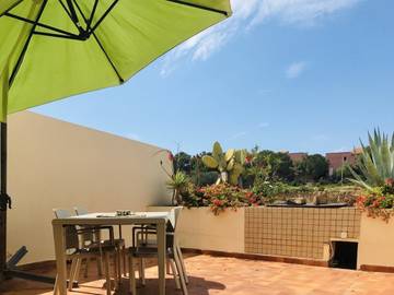 Gîte pour 4 personnes, avec terrasse à Lumio