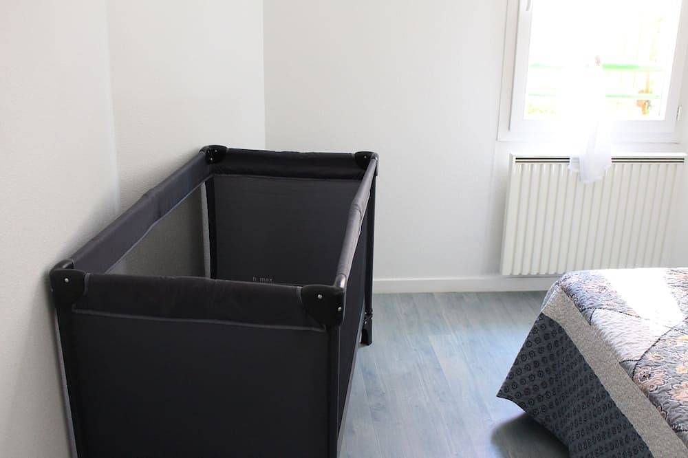 Appartement entier, Appartement T3 de plain-pied au calme au centre de Doussard in Doussard, Parc naturel régional du Massif des Bauges