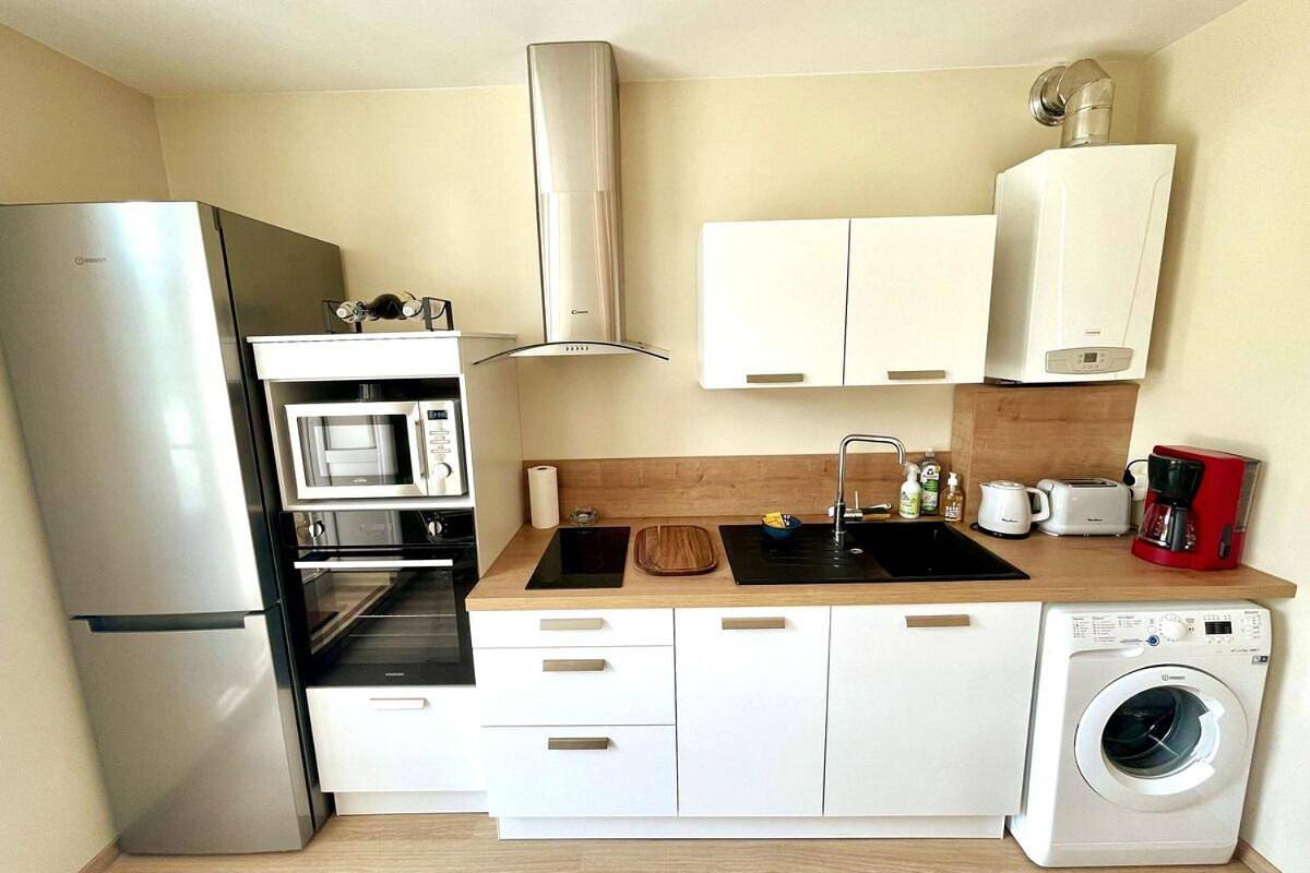 Appartement entier, Two-Bedroom Apartment in Valognes, Côte de la Déroute