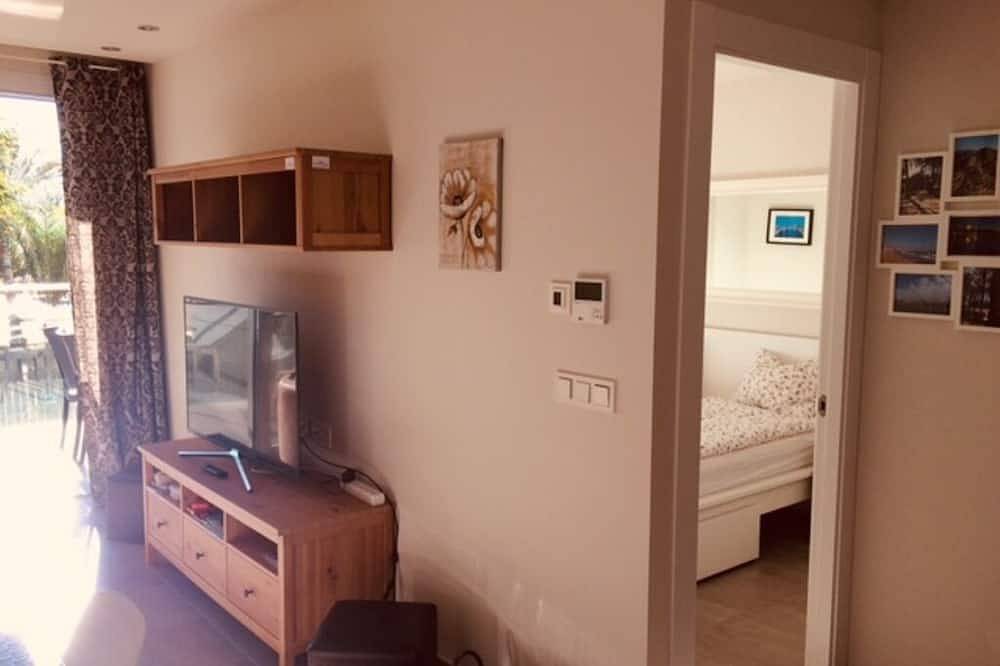 Entire apartment, Brand new cozy apartment few steps from the beach, with pool, terrace and Wifi in Playa Carrer La Mar, el Campello