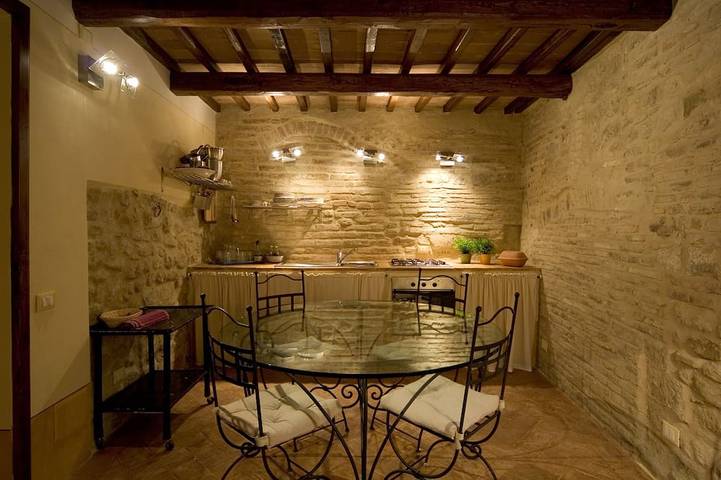 Appartamento intero, Perugino appartamento per vacanza con giardino e piscina in Montefalco, Perugia e dintorni