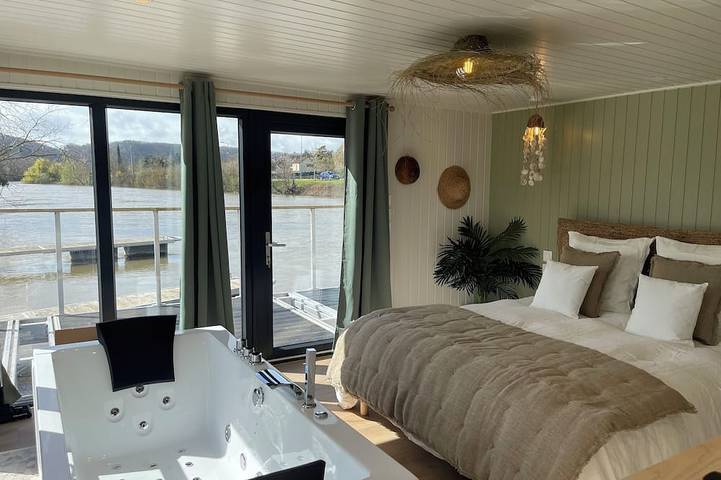 Péniche pour 2 personnes, animaux acceptés dans Île de France - 2