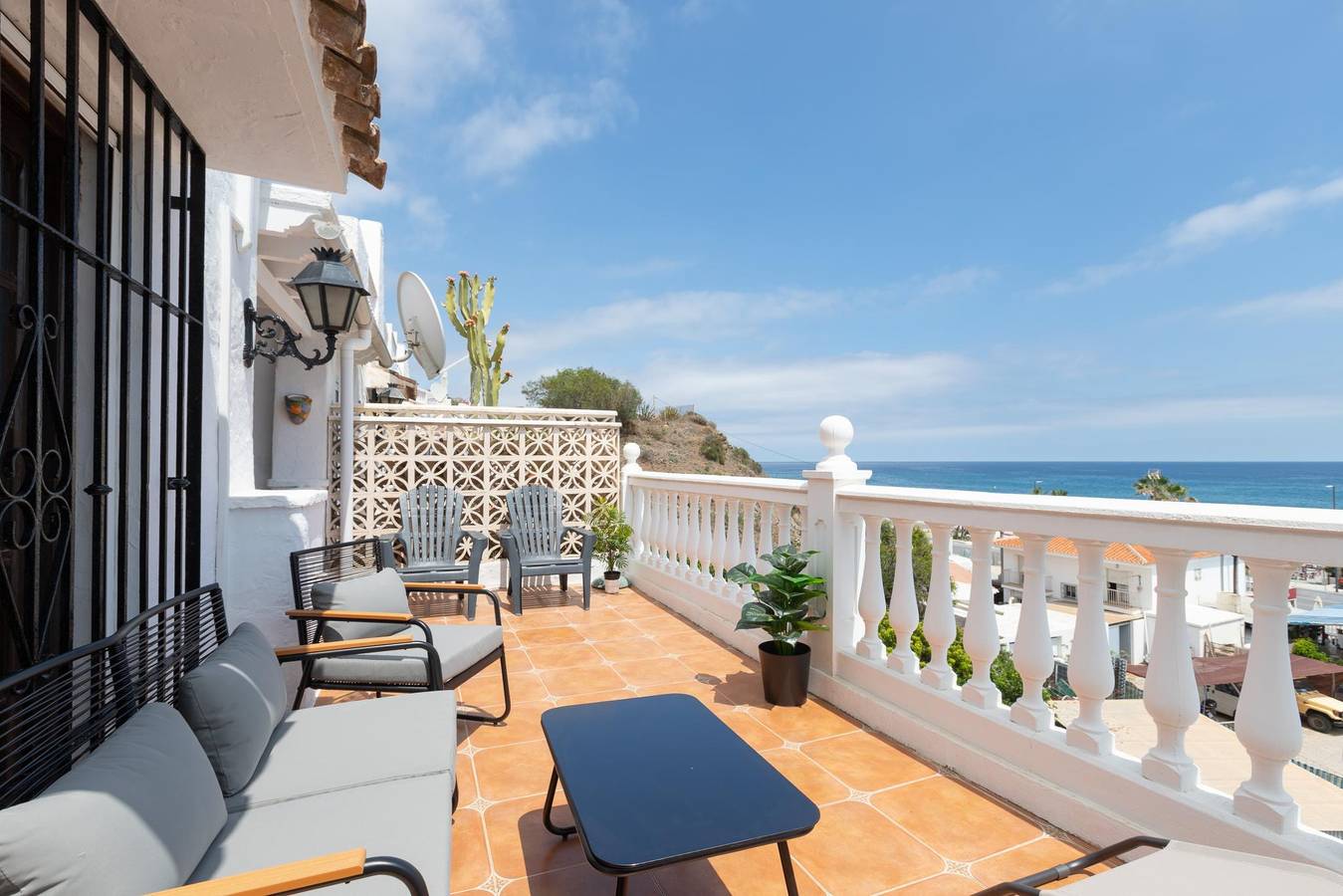 Casa Siloam - Magnifique maison avec vue sur la mer, piscine partagée et Wifi gratuit in Torrox Costa, Torrox