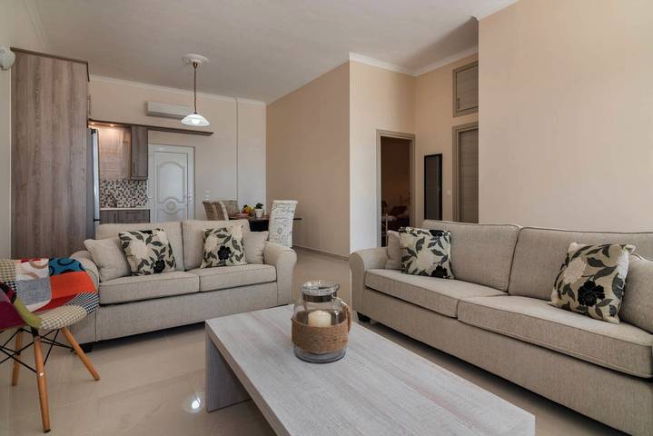 Ferienwohnung für 5 Personen, mit Ausblick und Garten sowie Meerblick und Terrasse in Zakynthos Stadt - 2