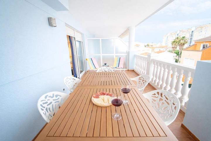 Apartamento para 4 personas, con vistas y terraza en Chilches