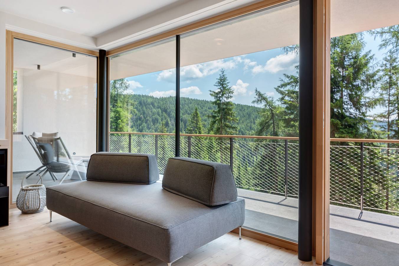 Ganze Wohnung, Ferienwohnung 'Lodge Pinus Cembra' mit Bergblick, privater Terrasse und Wi-Fi in Falzeben, Hafling