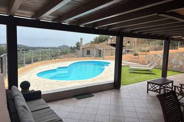 Ferienhaus für 7 Personen, mit Garten und Terrasse sowie Whirlpool in Chia