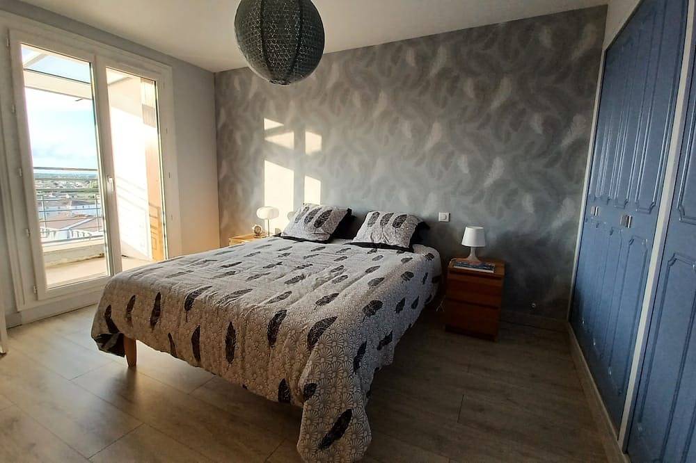 Ganze Wohnung, 3 guest rooms for 6 people on the sixth floor, panoramic view of Rochefort in Rochefort, Rochefort und Umgebung