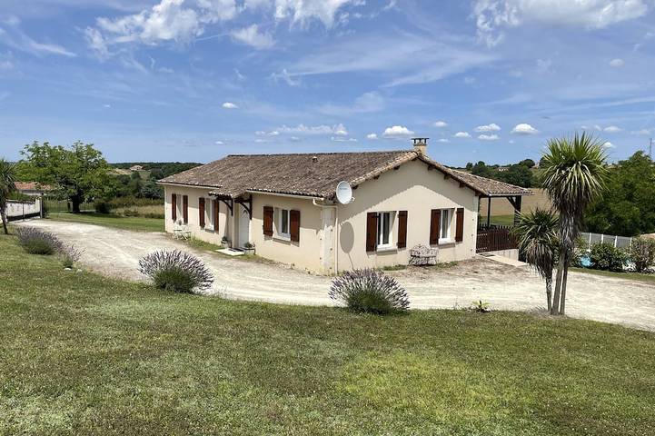 Gîte pour 6 personnes, avec jardin à Orival