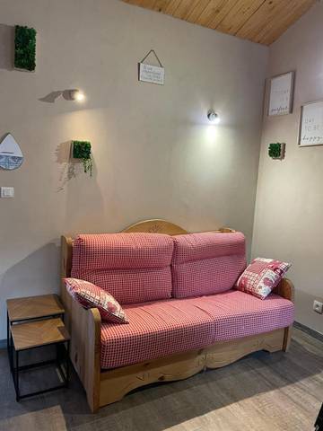 Gîte pour 4 personnes, avec terrasse et jardin à Hadol