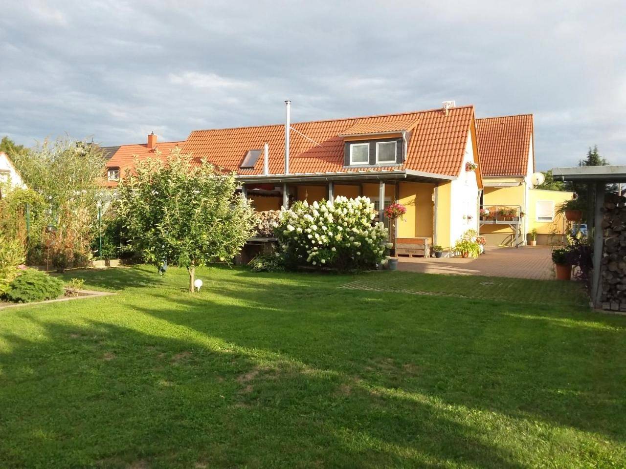 Ganze Wohnung, Three-Bedroom House in Magdeburg, Elbe-Börde-Heide