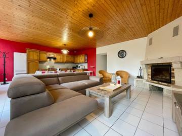 Gîte pour 6 Personnes dans Saint-Julien-Molhesabate, Haute-Loire, Photo 3