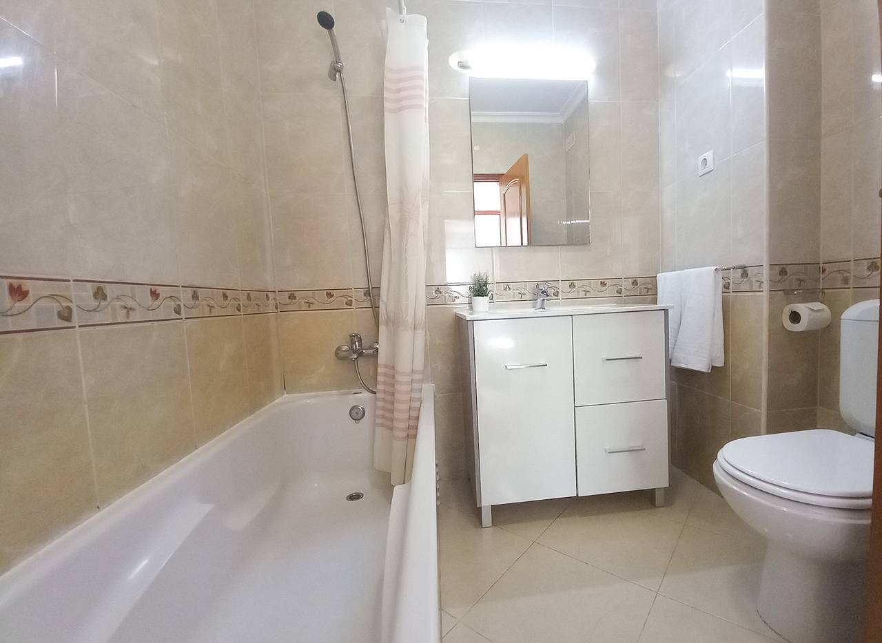 Ganze Wohnung, T1 Colina Ferias 8C Familia ,A/C & Vista Mar C/ Ga in Quarteira, Faro Distrikt