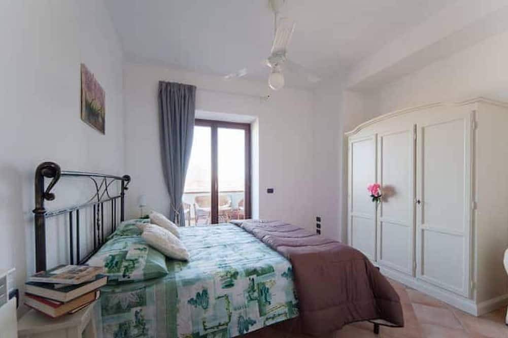 Appartamento intero, Casa Sole in Monte di Procida, Napoli e dintorni