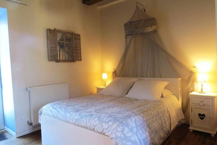 Propiedad muy grande, ideal para grupos grandes que buscan tranquilidad. in Saint-Germain-les-Vergnes, Región de Tulle