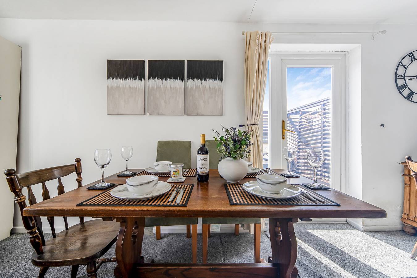 Entire holiday apartment, 3 Bed Apartment Sleeps 5 - Brookes - Tv & Wifi in Oxford, Oxfordshire