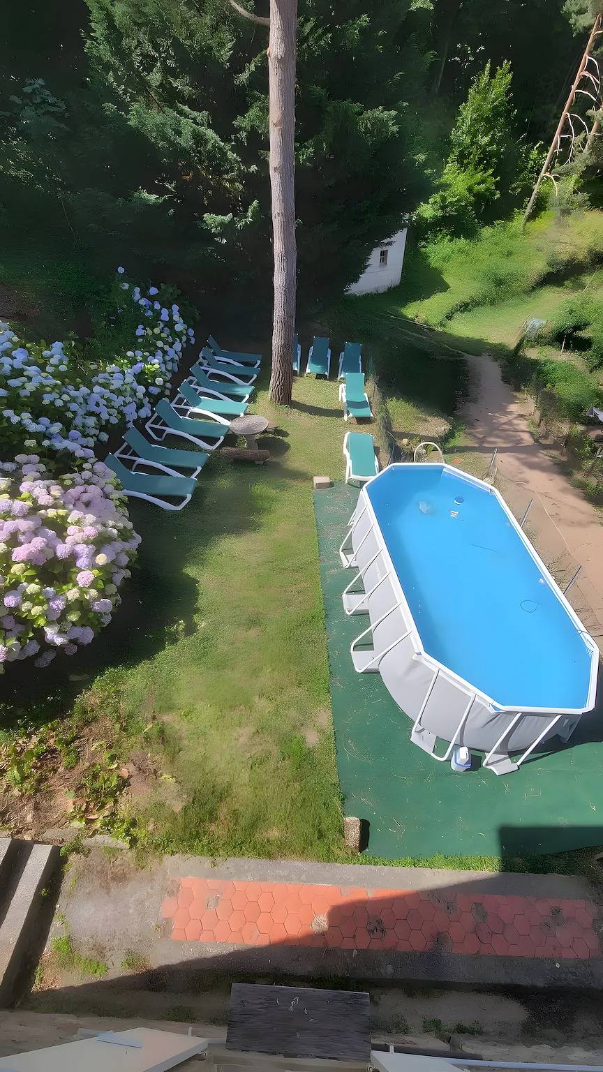 Maison de vacances « Mas Le Manoulier, 14 places » avec vue montagne, piscine privée et terrasse in Saint-Sauveur-de-Montagut, Parc naturel régional des Monts d'Ardèche