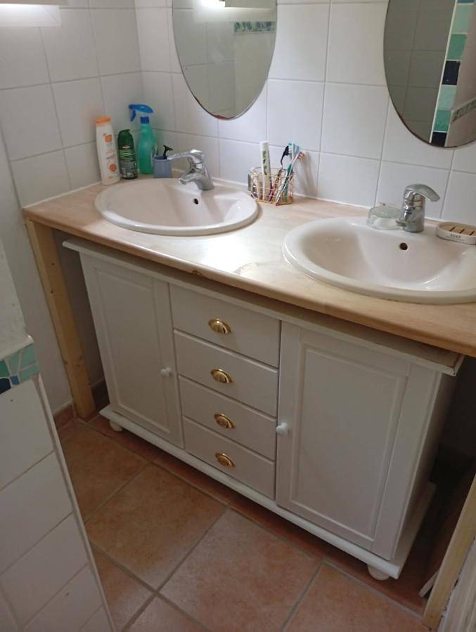Appartement de vacances entier, Chambre Double chez L'Habitant Parking Prive Gratuit Salle d'eau privative in La Saulce, Région de Gap