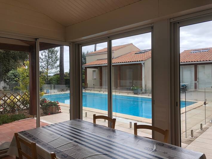 Maison de vacances avec piscine partagée, terrasse privée et jardin partagé in Saint-Trojan-les-Bains, Côte de Beauté