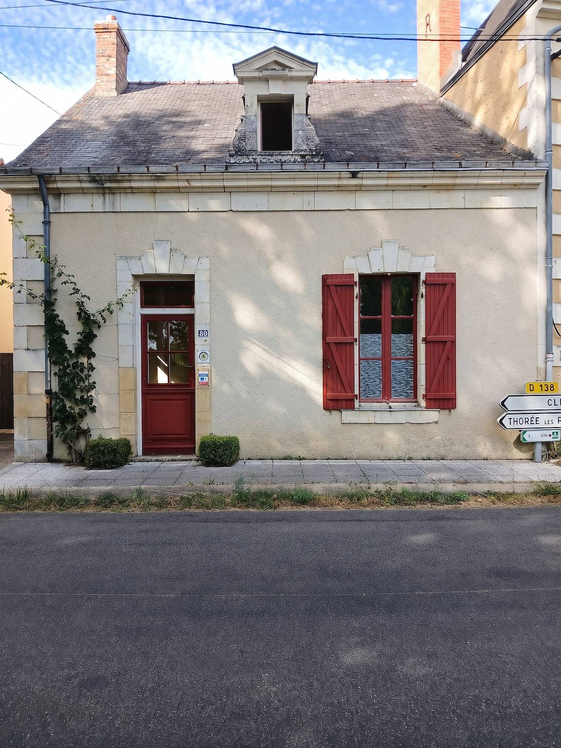Maison conviviale à Baugé-en-Anjou avec terrasse in Clefs-Val d'Anjou, Vallée de la Loire