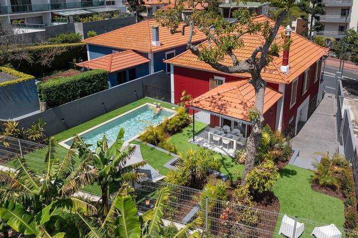 Ferienhaus für 8 Personen, mit Pool und Garten sowie Balkon, kinderfreundlich