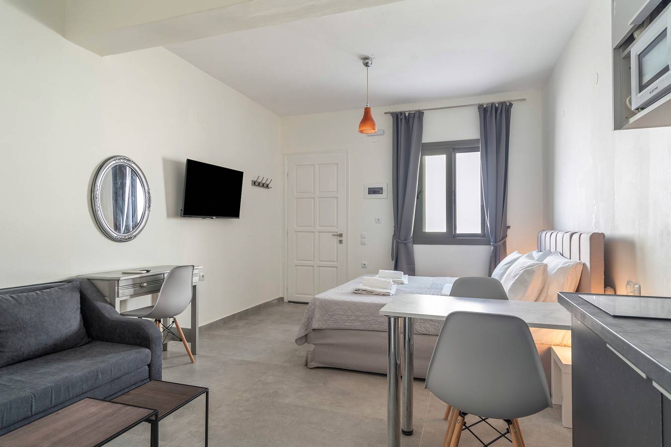 Ganzes Studio, Einzimmerapartment 'König mit Schlafcouch 4' mit Bergblick, Wi-Fi und Klimaanlage in Geni, Griechenland