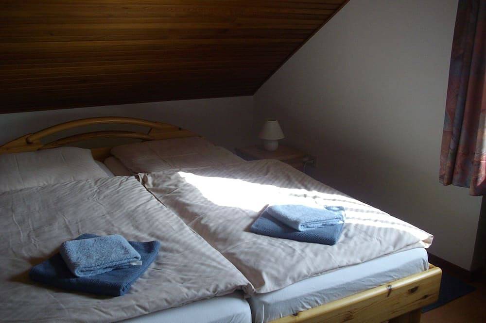 Ganze Wohnung, 4-Sterne-Komfort-Ferienwohnung 1 Robert Schad in Herbstein, Vogelsberg Region