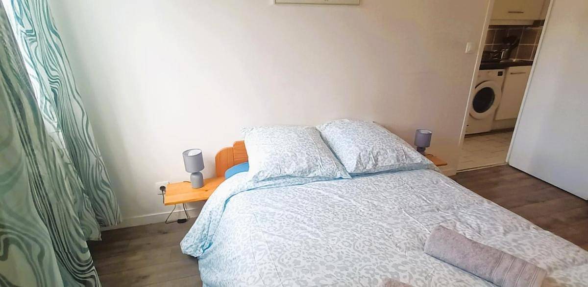 Appartement entier, La Terrasse, T2 proche gare, Wifi, tv Hd, grande terrasse in Tours, Région de Tours