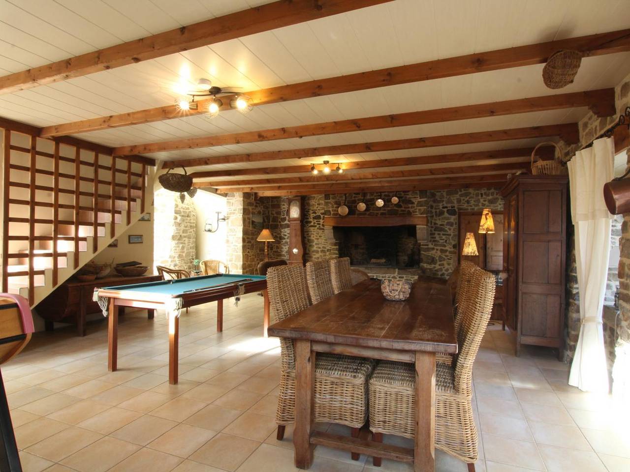 Maison À La Campagne Avec Cheminée, Jardin, Billard et Plus, Idéal Famille et Séjour Week-end in Jobourg, La Hague