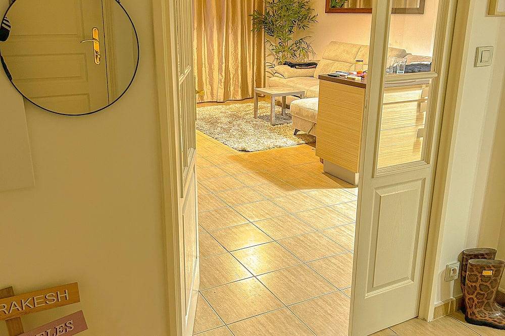 Entire apartment, Jolie f2 Cosy Avec Balcon in Livry-Gargan, Seine-Saint-Denis