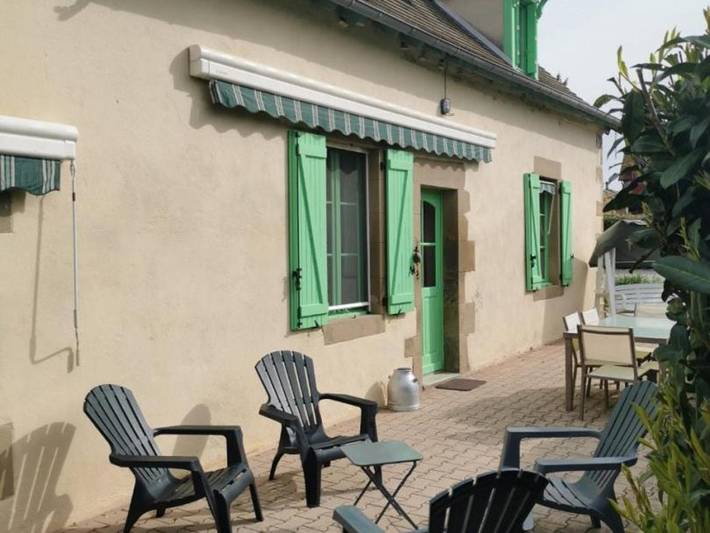 Location de vacances pour 6 personnes, avec terrasse et jardin à Saint-Aubin-le-Monial