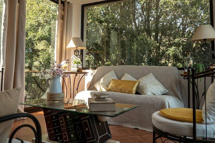 Appartement entier, Rez de jardin villa superbe T2 - 70 m2 - 2 à 4 personnes avec vue mer magnifique in Bastia, Cap Corse