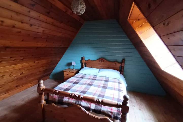 Gîte pour 5 personnes, avec jardin à Belle-Isle-en-Terre - 2