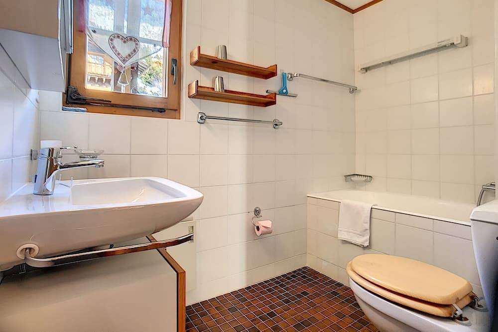 Appartement entier, Summit combles, Accès au chalet skis aux pieds depuis Le Rouge. in Bagnes, Alpes valaisannes