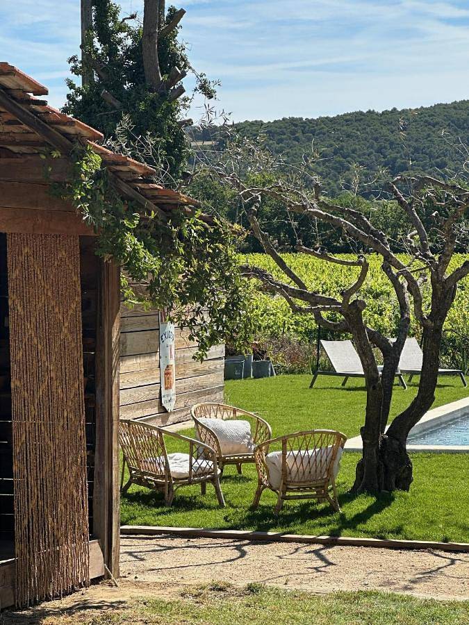 Casa de vacaciones para 4 personas, con vistas además de piscina y jardín - 1